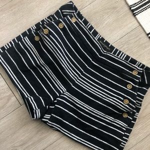 Sailor button navy white shorts